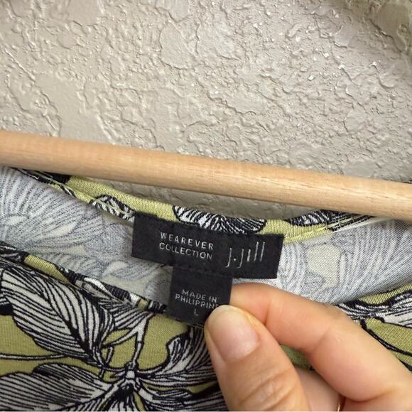 J. Jill wearable collection women sz L Green Graphic Blouse Relaxed l 3/4 sleeve - Picture 2 of 8